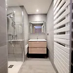 T2 D'exception Avec Piscine Et - Parking Prive *